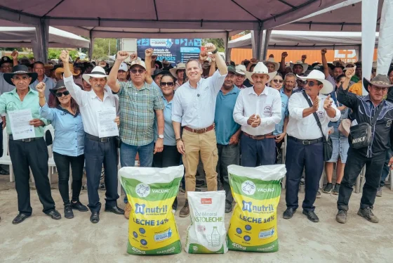 Salitre fue escenario de la entrega de kits de alimentos para semovientes a 668 pequeños ganaderos, por parte de Prefectura del Guayas