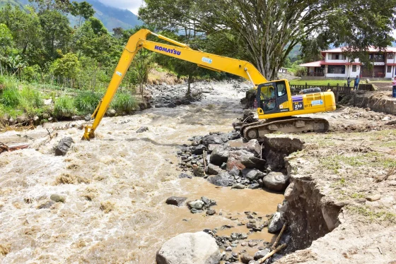 Municipio de Pallatanga recibe apoyo técnico con maquinaria de la Prefectura del Guayas para superar emergencias causadas por las lluvias