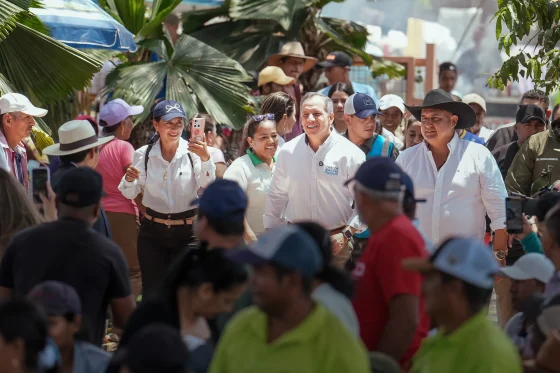 700 pequeños arroceros reciben semillas gratuitas en Daule para reactivar la siembra tras la disminución de las lluvias