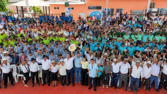 Ante cientos de personas, Carlos Encalada cumple primera actividad oficial, como Prefecto del Guayas: “Nuestra intención siempre será estar al lado del agricultor”
