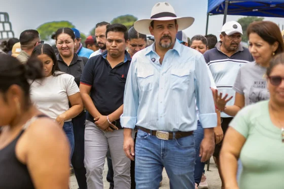 Dos meses después de escuchar a Salitre, Prefecto Carlos Encalada vuelve con respuestas y cumple sus compromisos