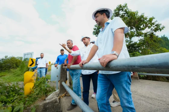 En Balzar, la prevención se convierte en obra: Prefecto Carlos Encalada pone en marcha nuevo puente vehicular sobre el río Macul