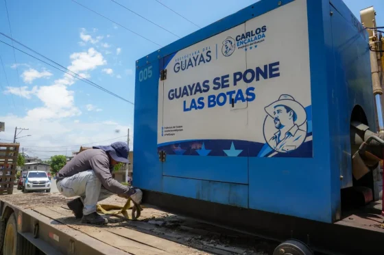 Inundaciones en Balao: Prefectura del Guayas coordina el inicio de operaciones de una bomba de succión, con capacidad para drenar una piscina olímpica por hora